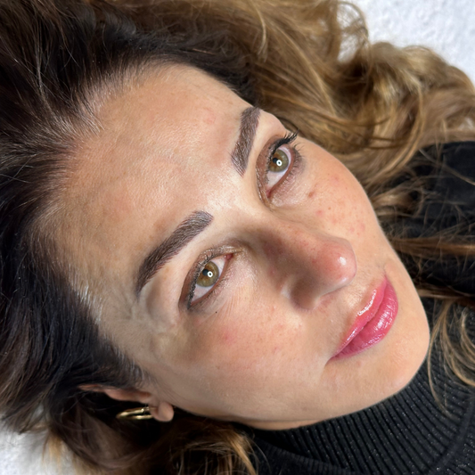 Le Tecniche di Microblading per Sopracciglia Perfette da Dimensione Estetica: Personalizzazione e Innovazione